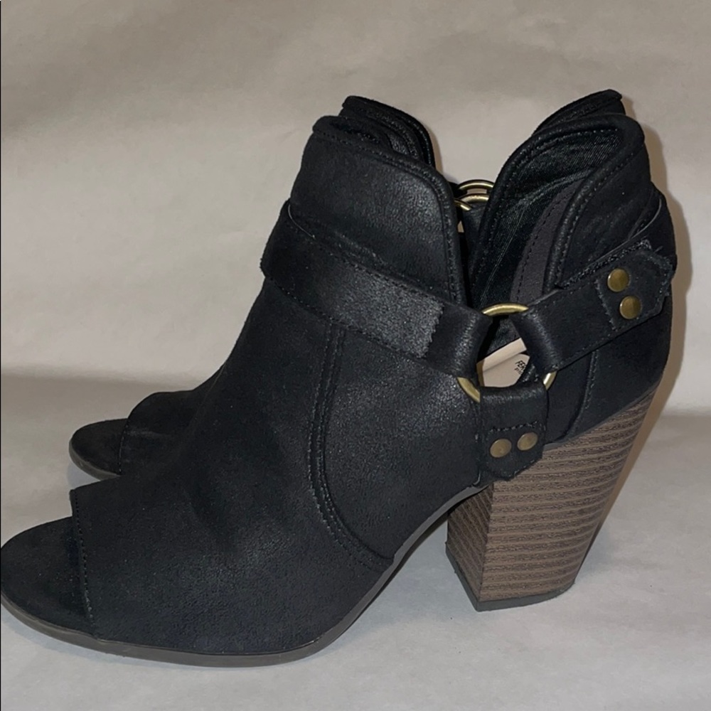 Fergalicious booties sz8